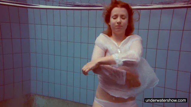 Голая телочка в воде - #5